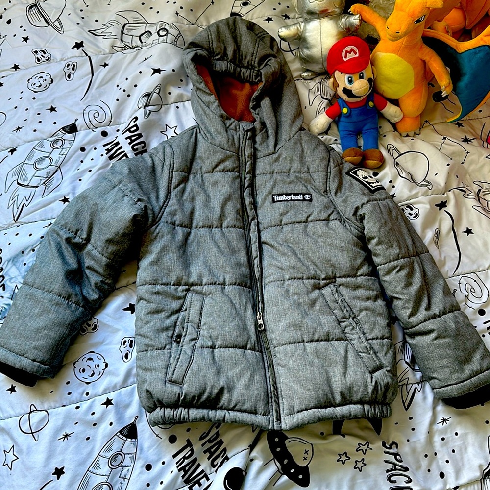 Boys winter jacket Size: 8 Color: Grey / brown inside